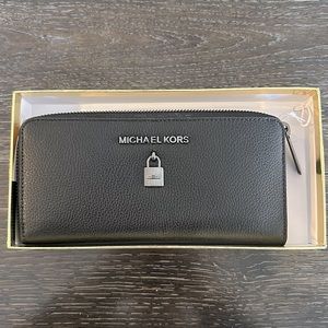 Black Michael Kors Wallet